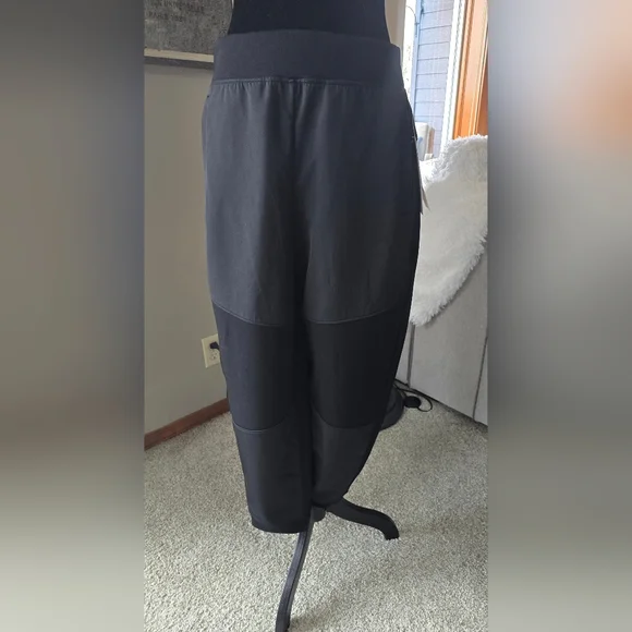 ATHLETA Get Set Hybrid Joggers Size Large - Picture 11 of 11